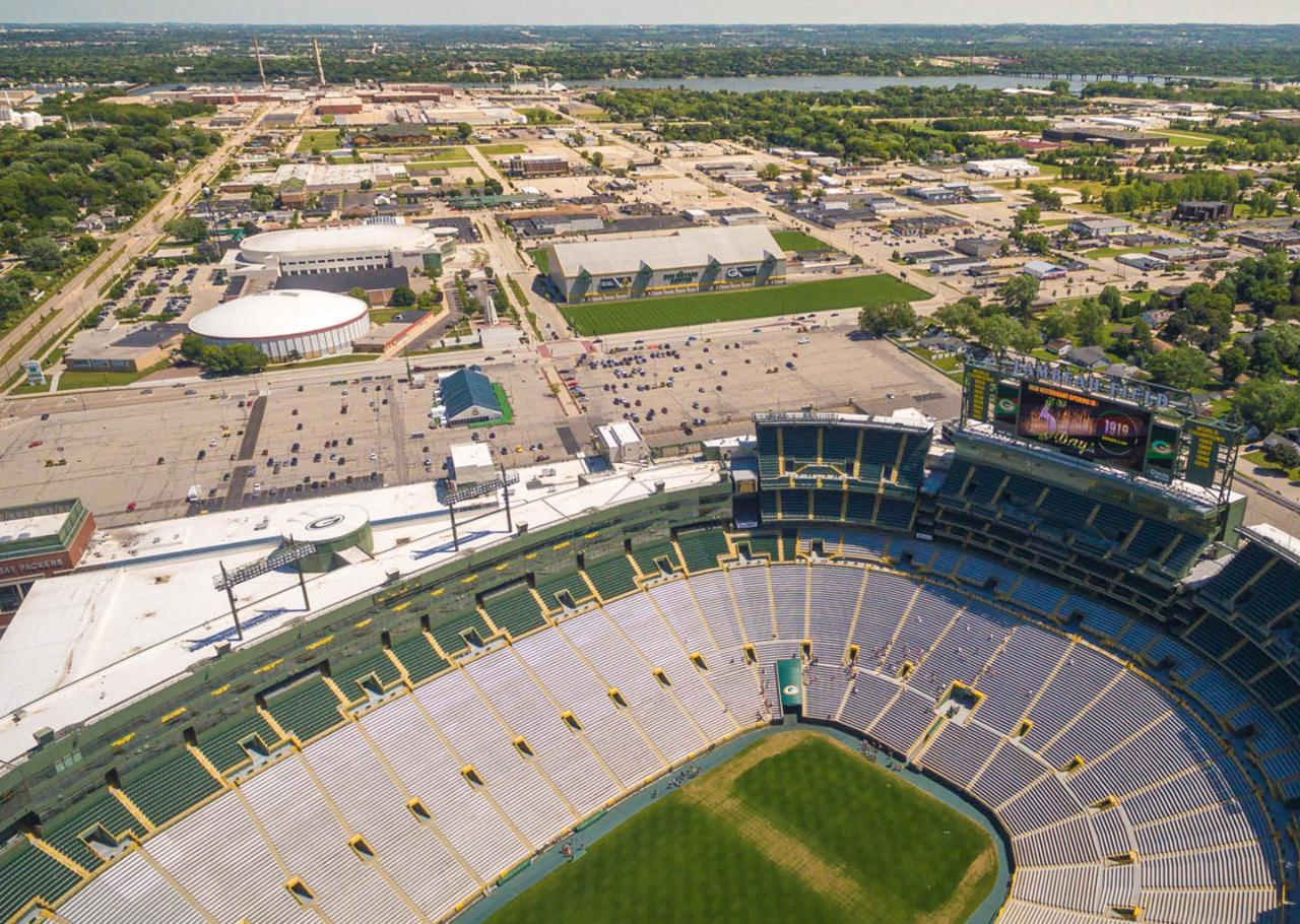 Green Bay Packers at Lambeau Field - Photo 1 of 1